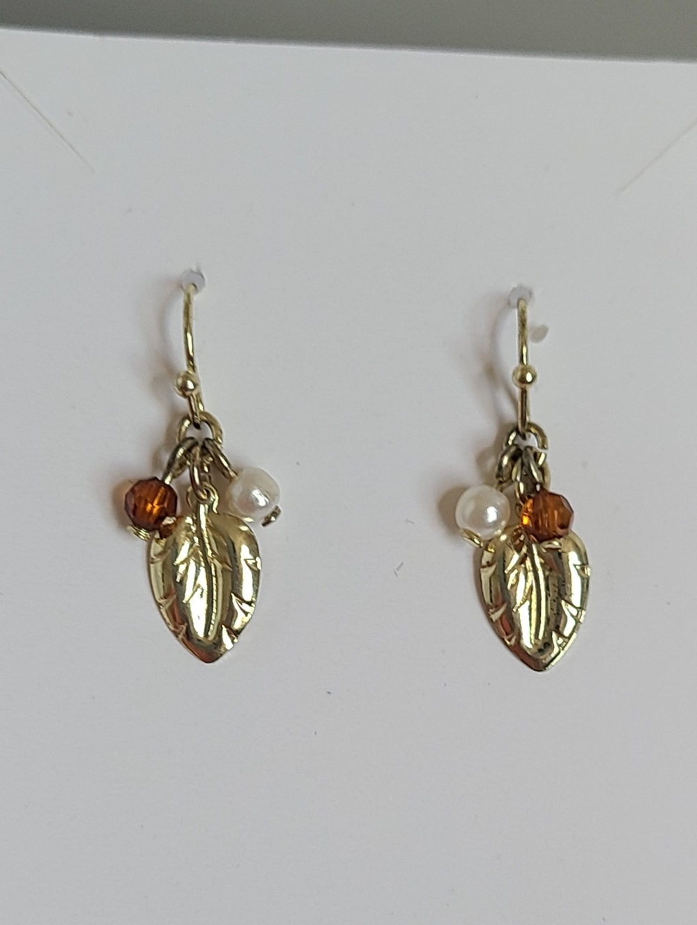 Avon Beaded Vine Boho Gold Tone Dainty Leaf Drop Dangle Earrings